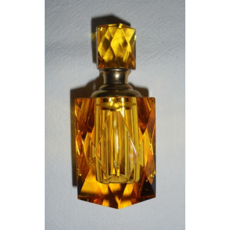 flacon à parfum en cristal jaune